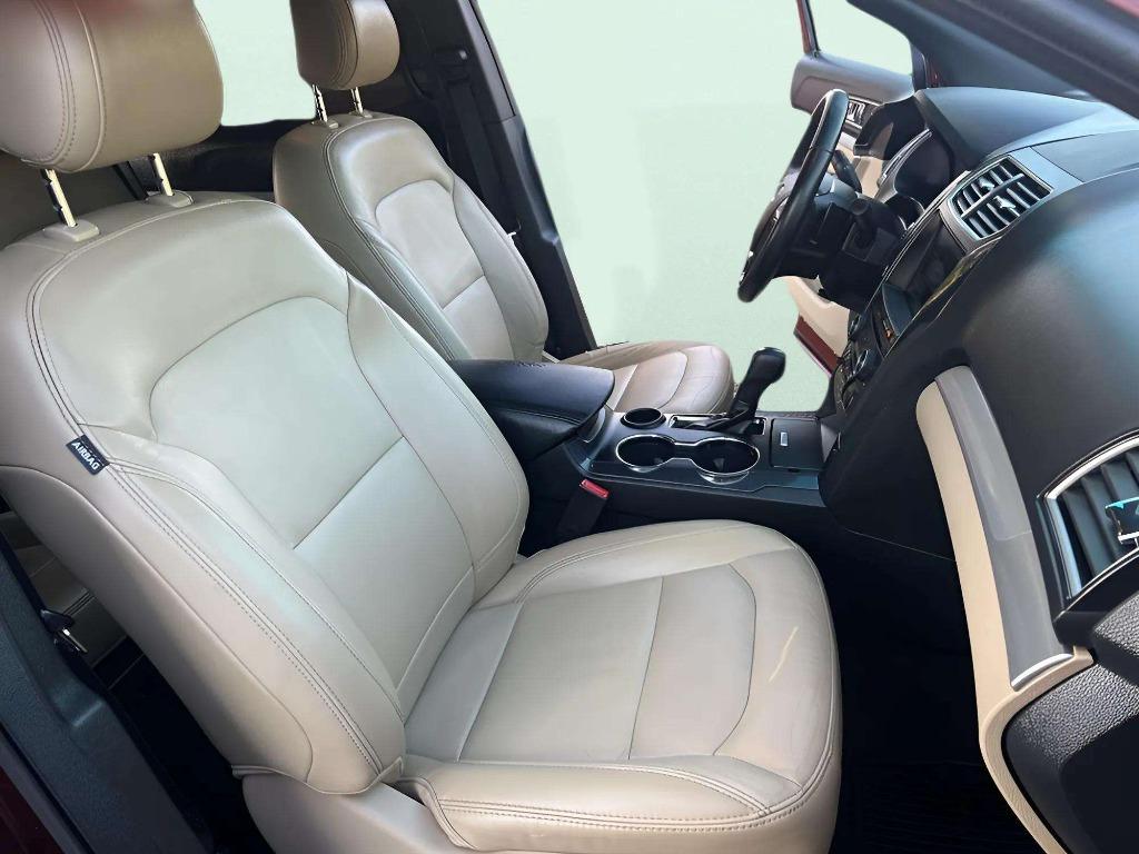 2016 Ford Explorer - $11,995