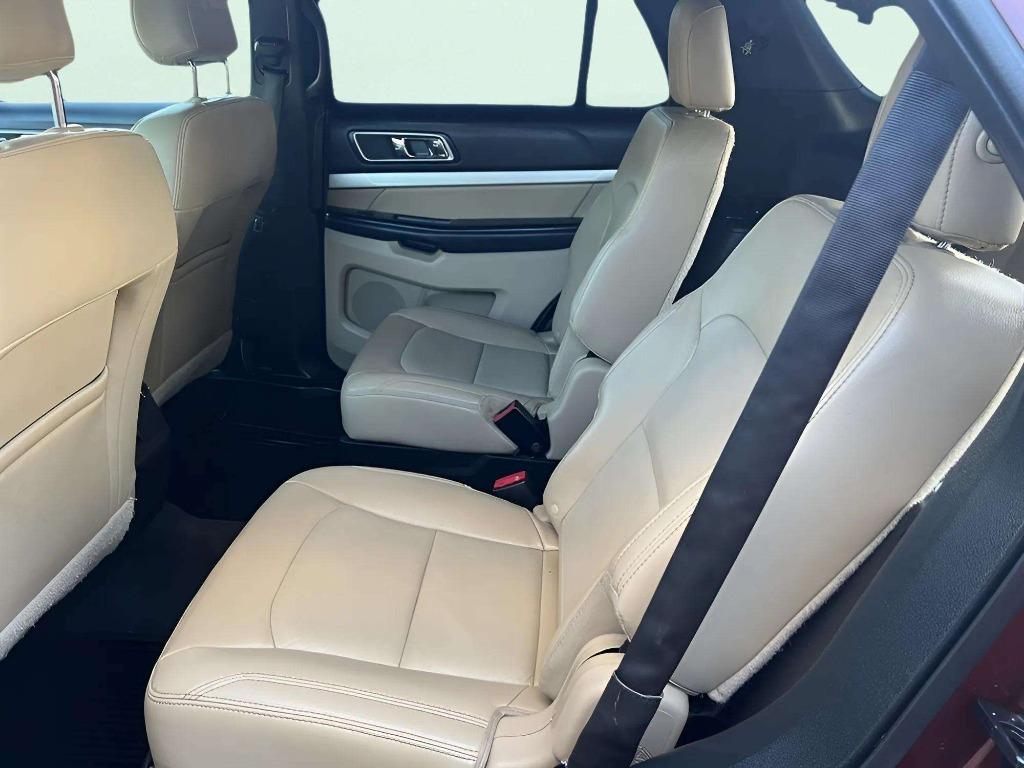 2016 Ford Explorer - $11,995