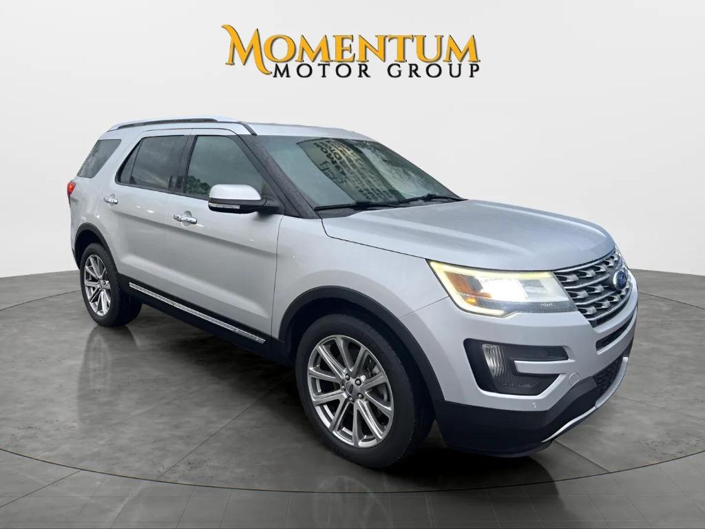 2016 Ford Explorer - $18,995