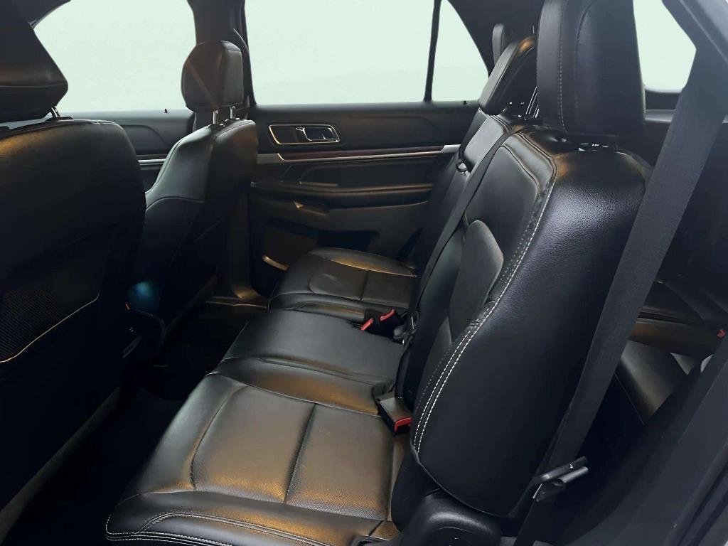 2016 Ford Explorer - $18,995