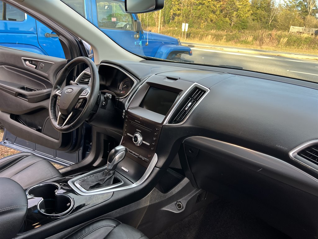 2018 Ford Edge Titanium photo