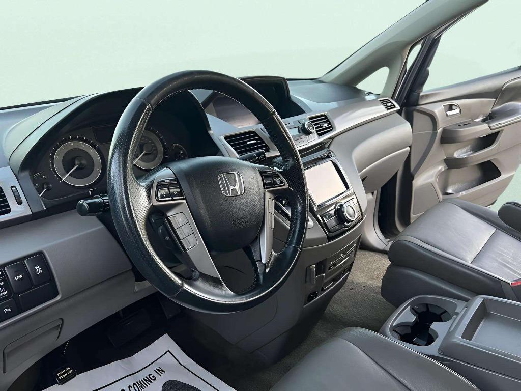 2016 Honda Odyssey - $14,995
