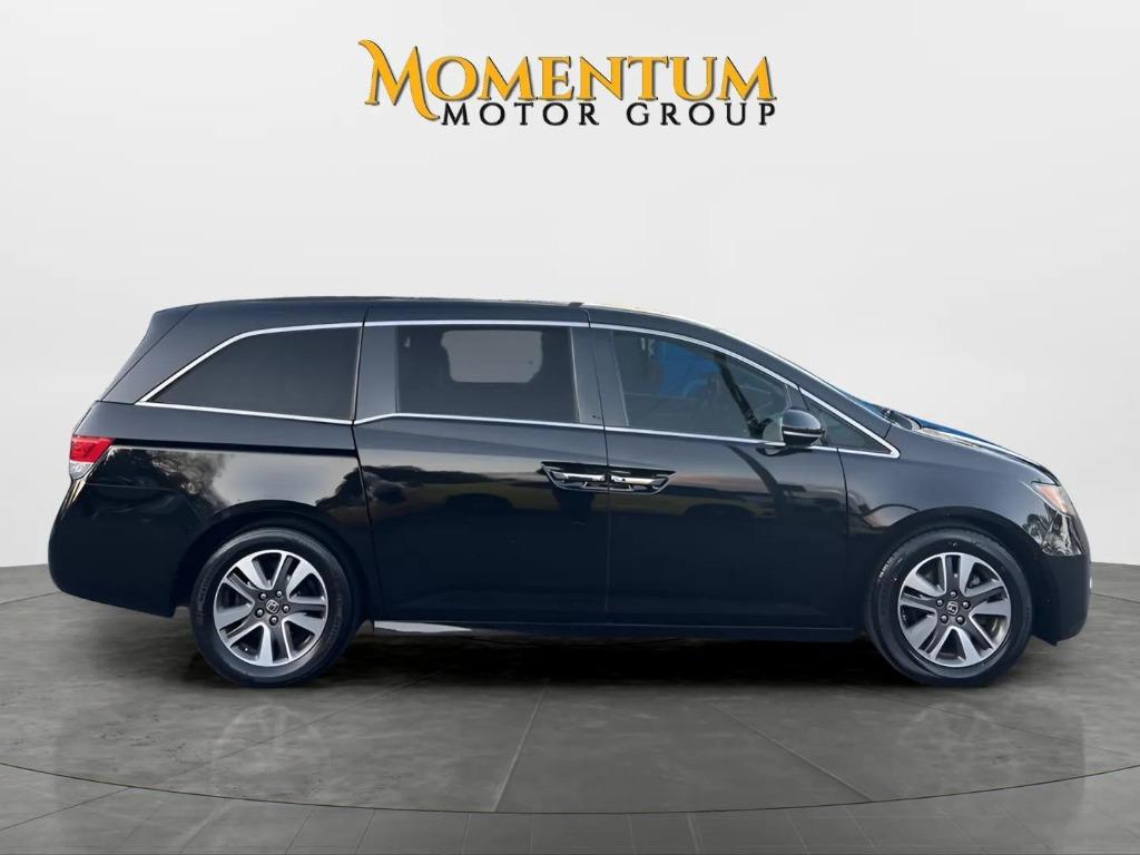 2016 Honda Odyssey - $14,995
