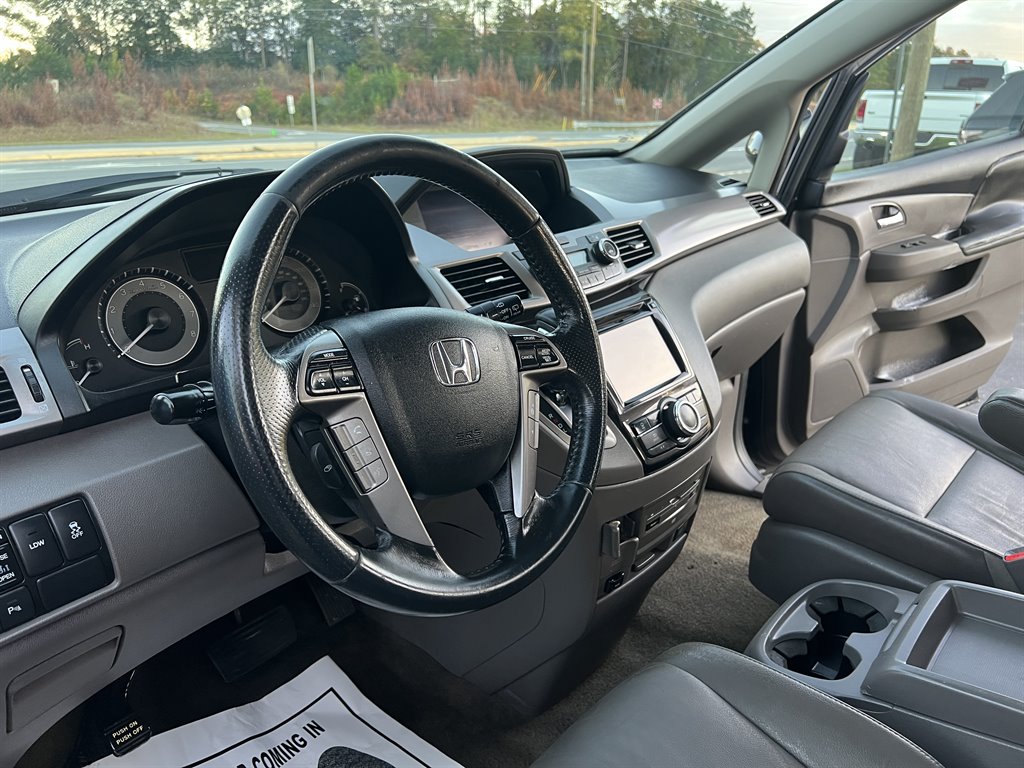2016 Honda Odyssey Touring photo