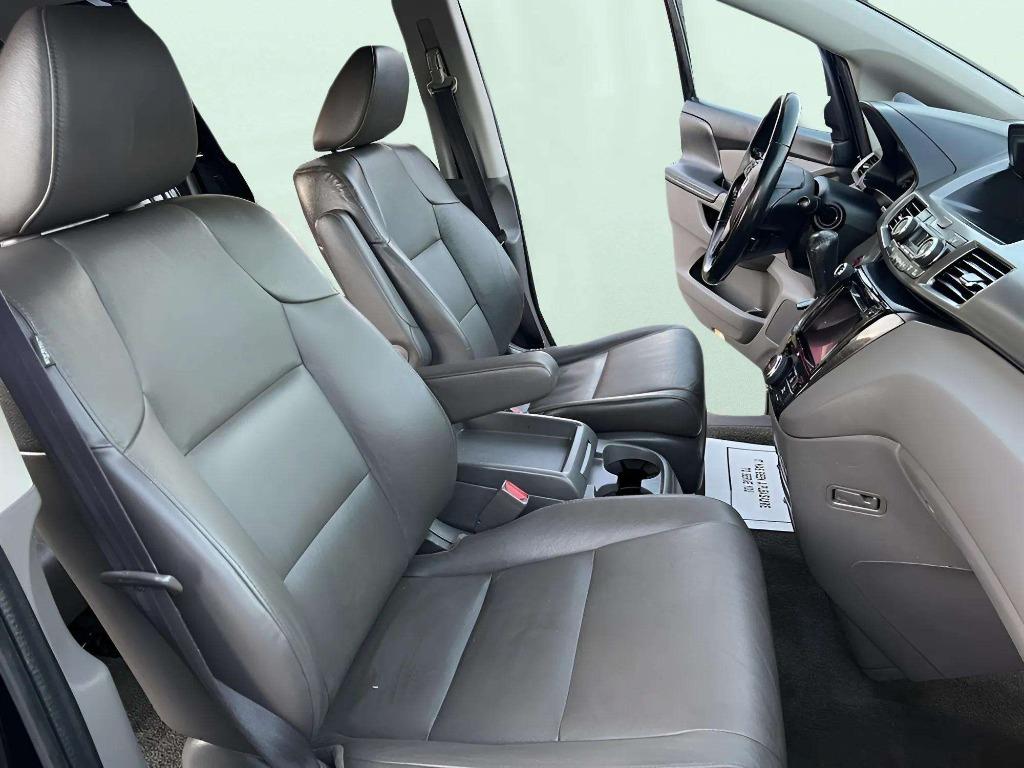 2016 Honda Odyssey - $14,995