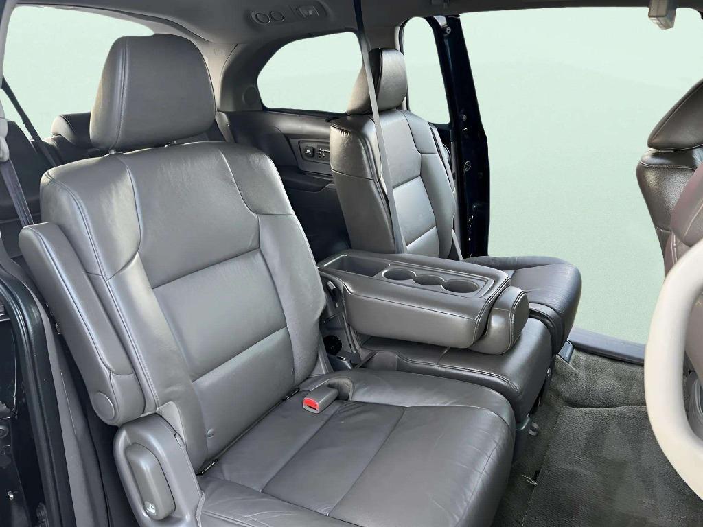 2016 Honda Odyssey - $14,995