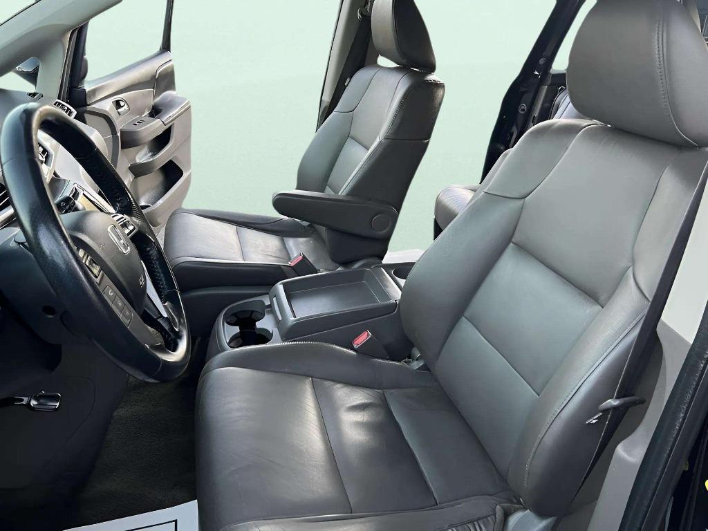 2016 Honda Odyssey - $14,995