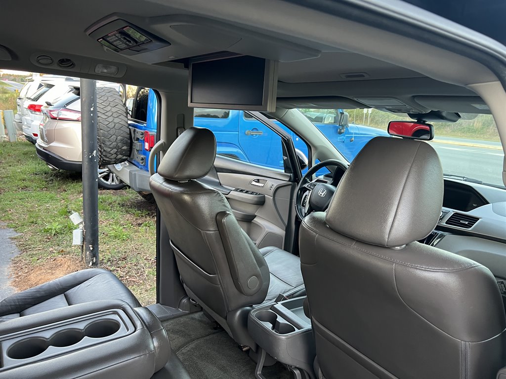 2016 Honda Odyssey Touring photo