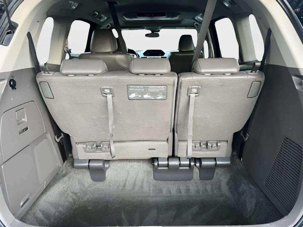 2016 Honda Odyssey - $14,995