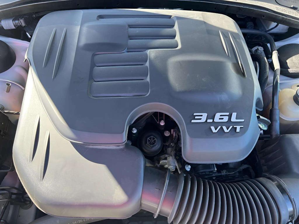 2019 Chrysler 300 - $21,995
