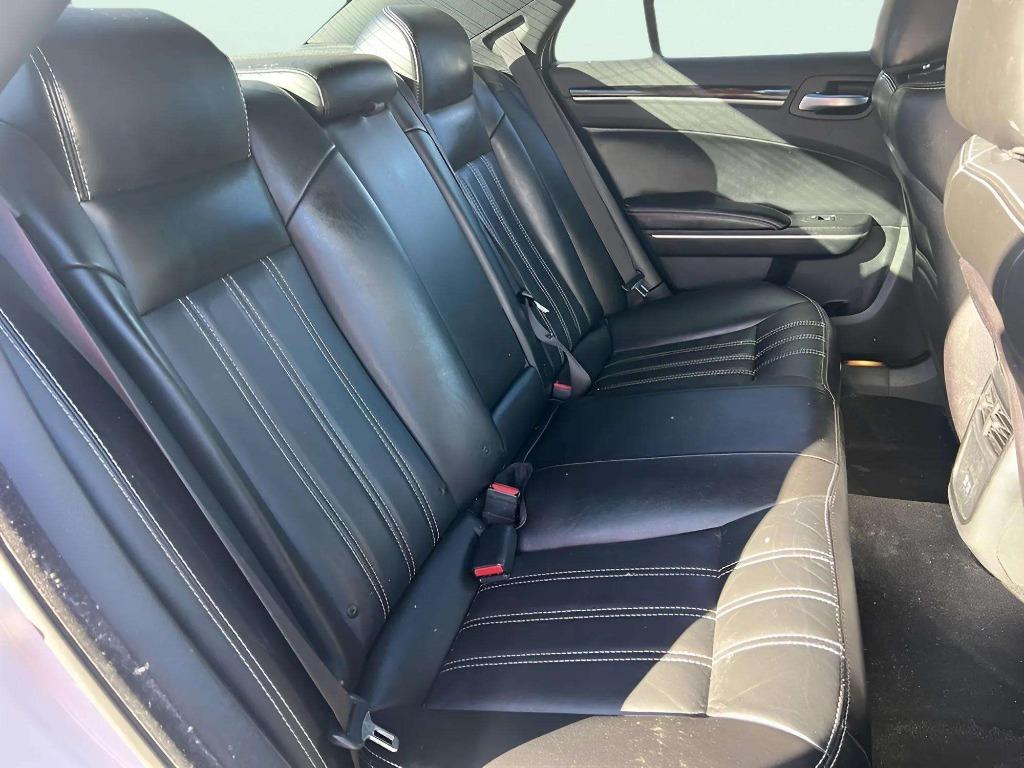 2019 Chrysler 300 - $21,995