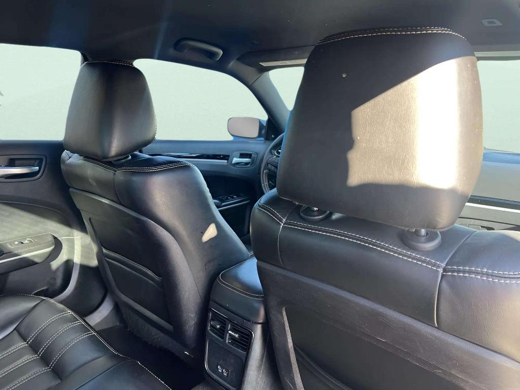 2019 Chrysler 300 - $21,995