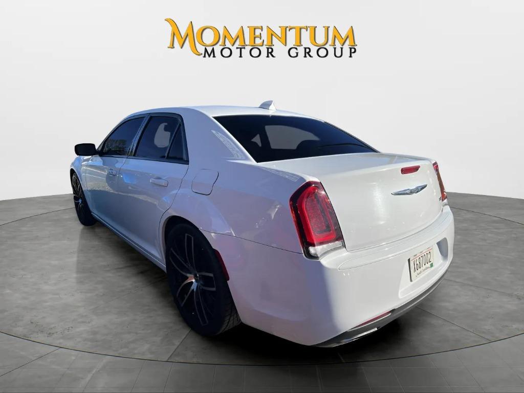 2019 Chrysler 300 - $21,995