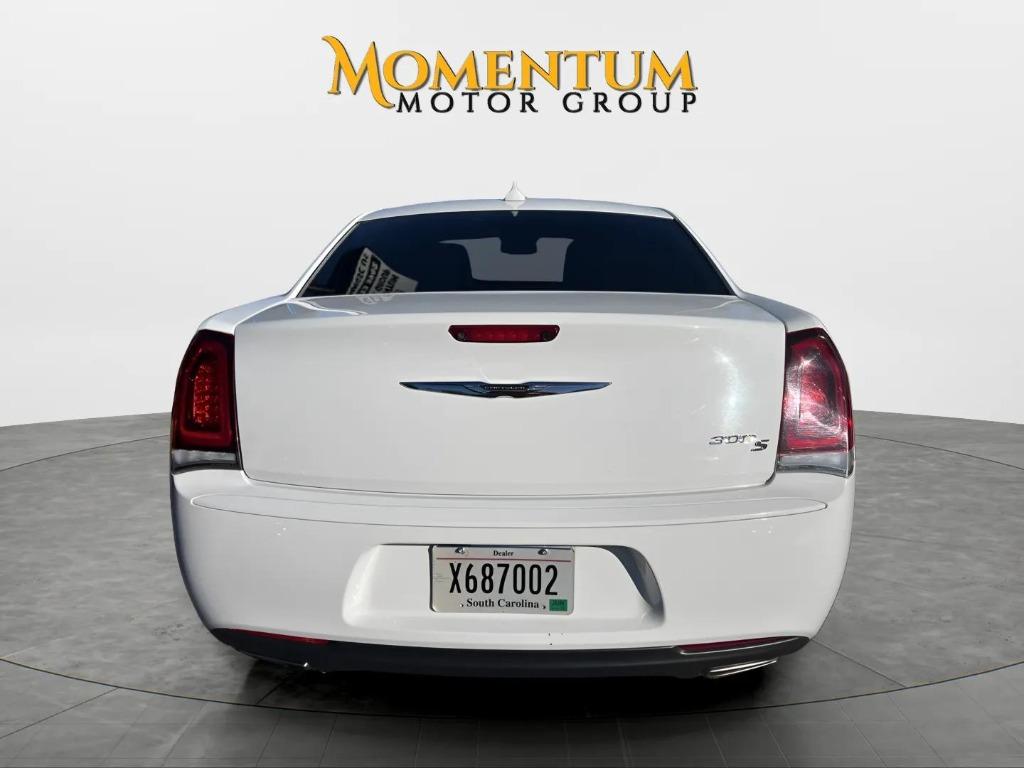 2019 Chrysler 300 - $21,995