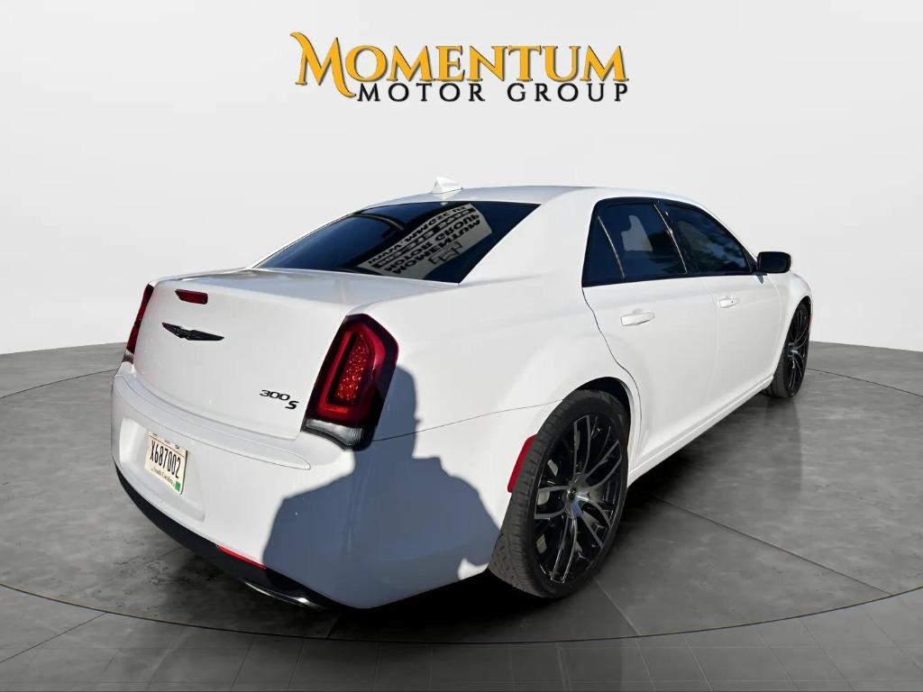 2019 Chrysler 300 - $21,995