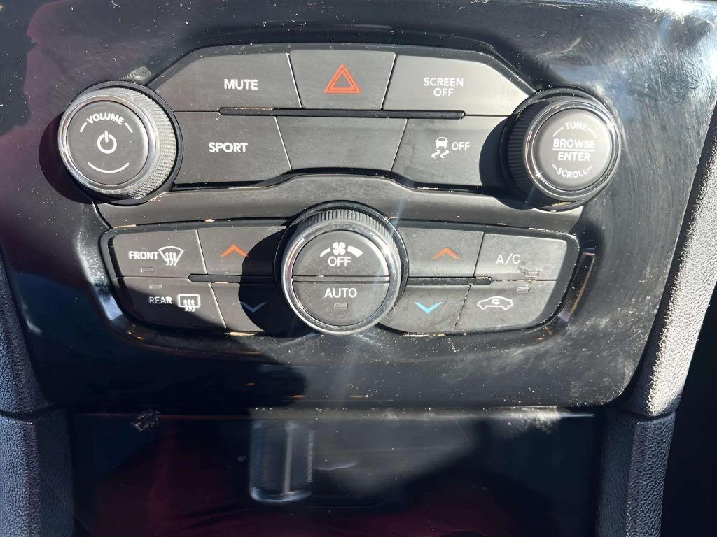 2019 Chrysler 300 - $21,995