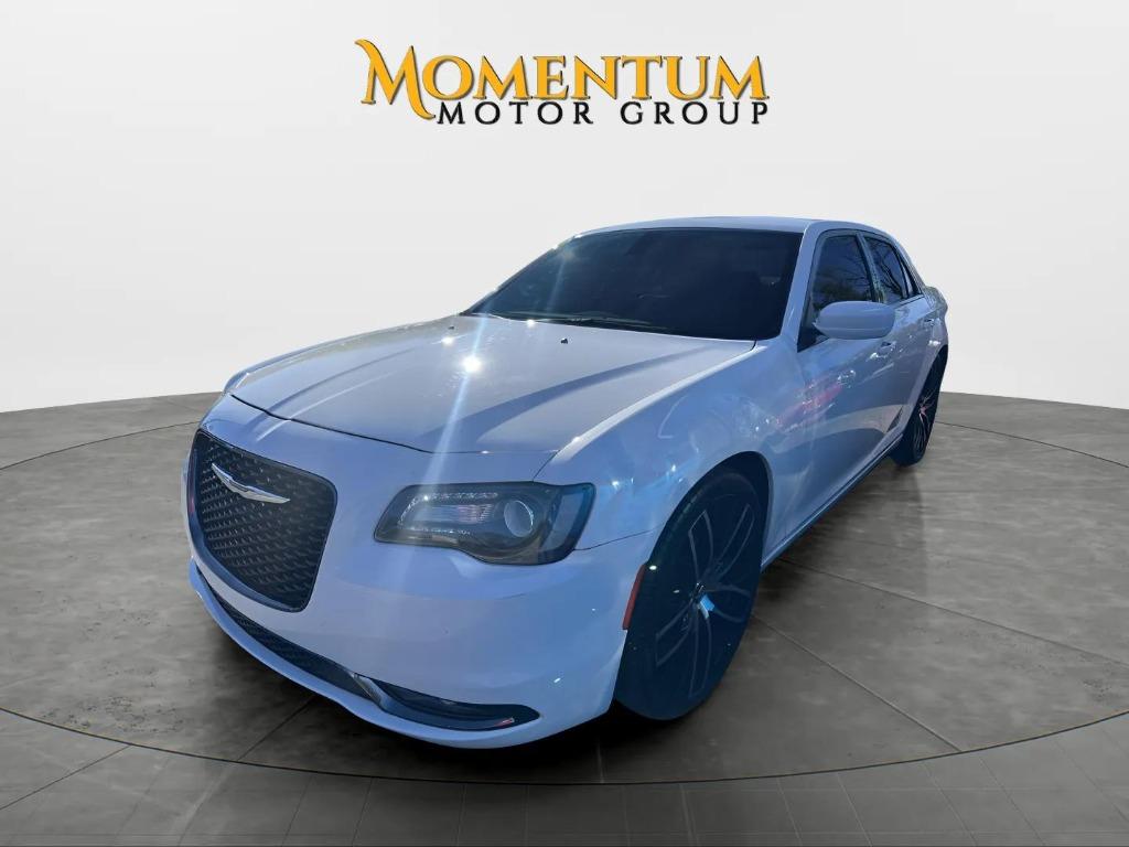 2019 Chrysler 300 - $21,995