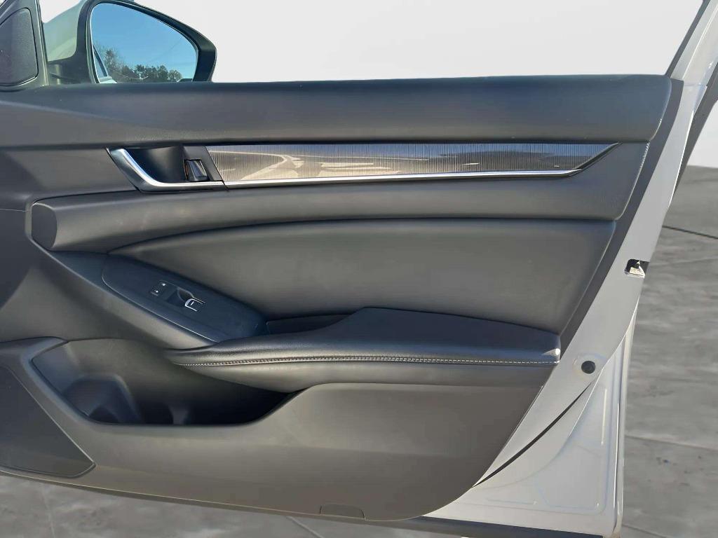 2018 Honda Accord - $16,995