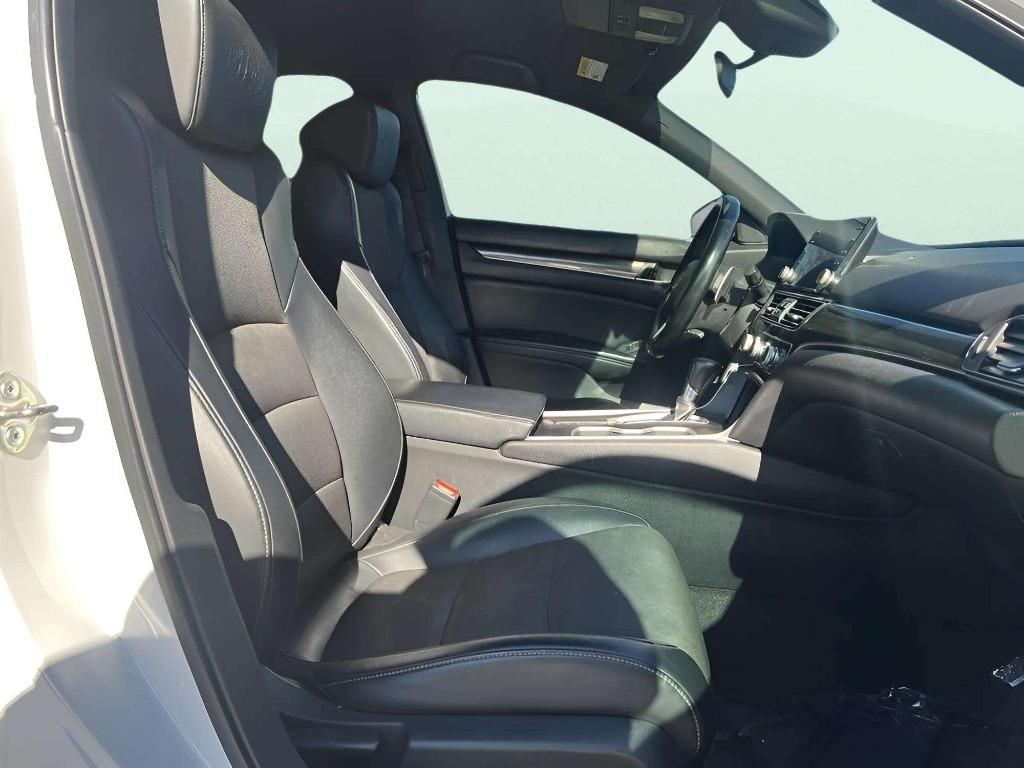 2018 Honda Accord - $16,995