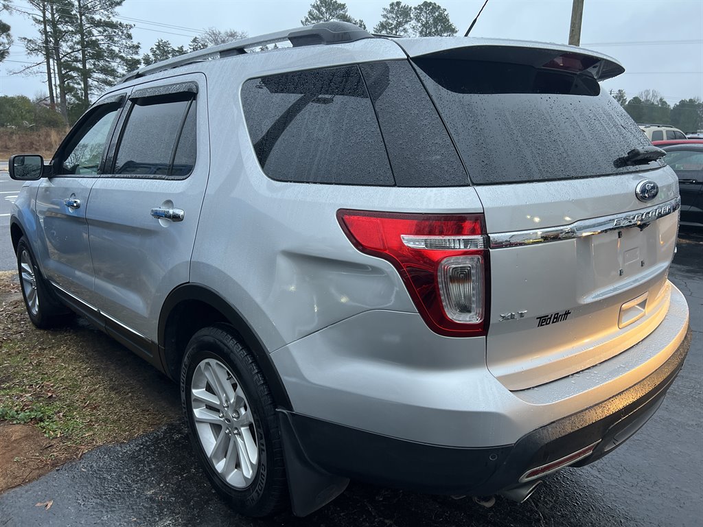 2015 Ford Explorer XLT photo
