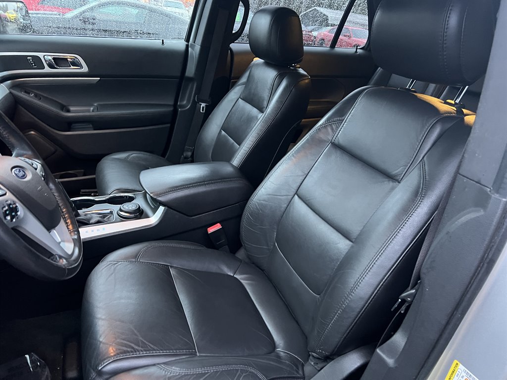 2015 Ford Explorer XLT photo