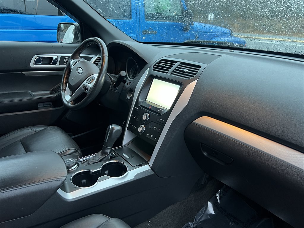 2015 Ford Explorer XLT photo