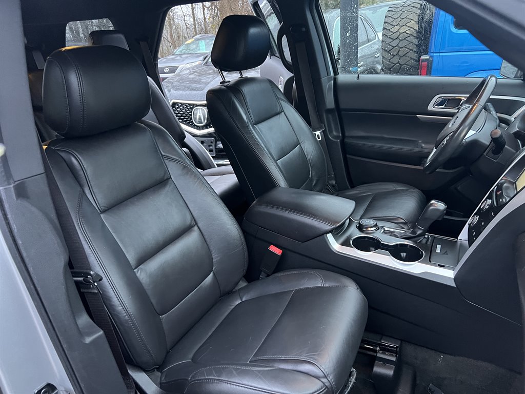 2015 Ford Explorer XLT photo