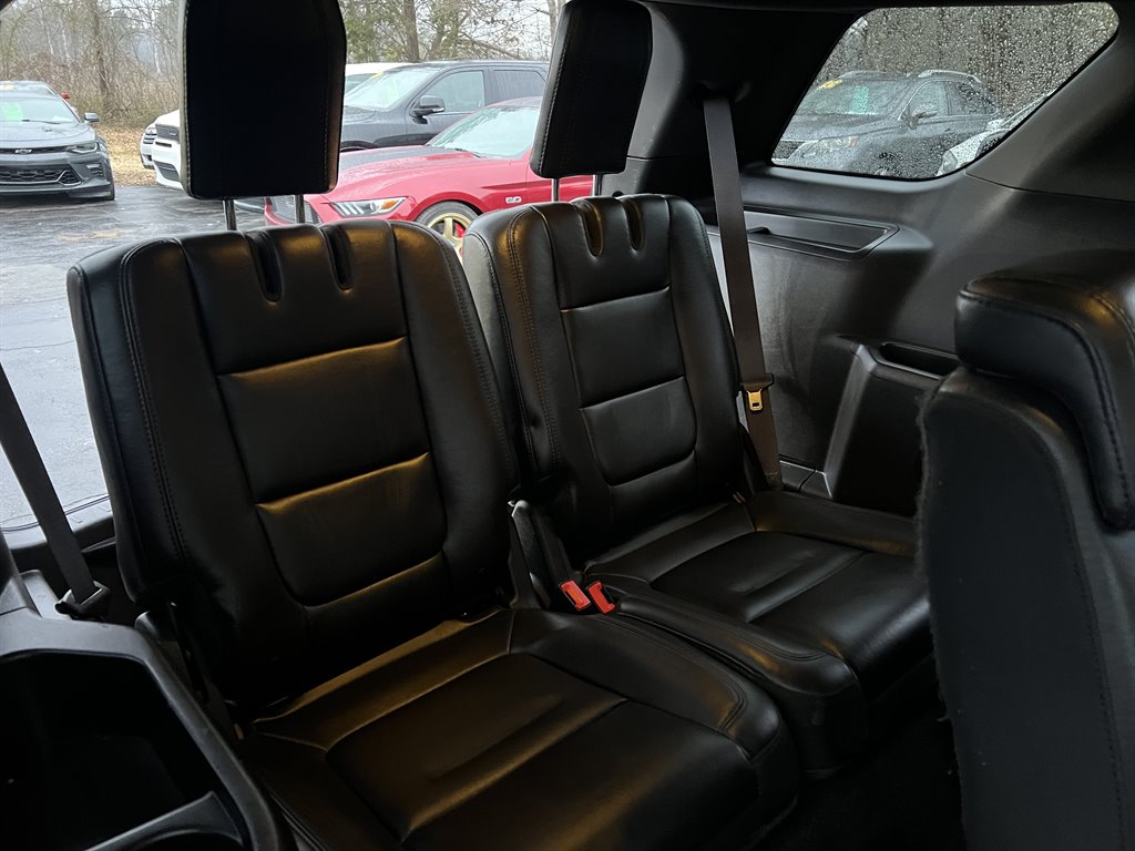 2015 Ford Explorer XLT photo
