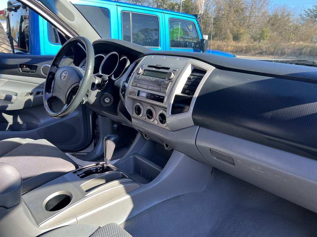2006 Toyota Tacoma V6 photo