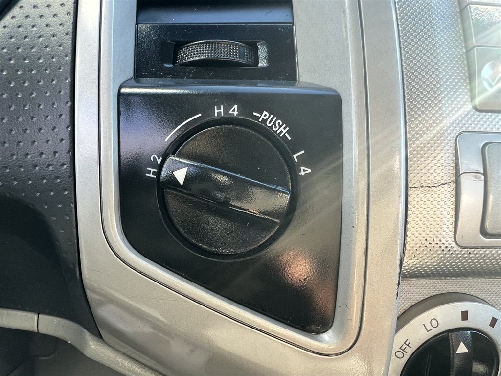 2006 Toyota Tacoma V6 photo