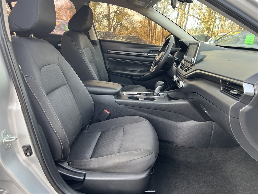 2019 Nissan Altima - $11,995
