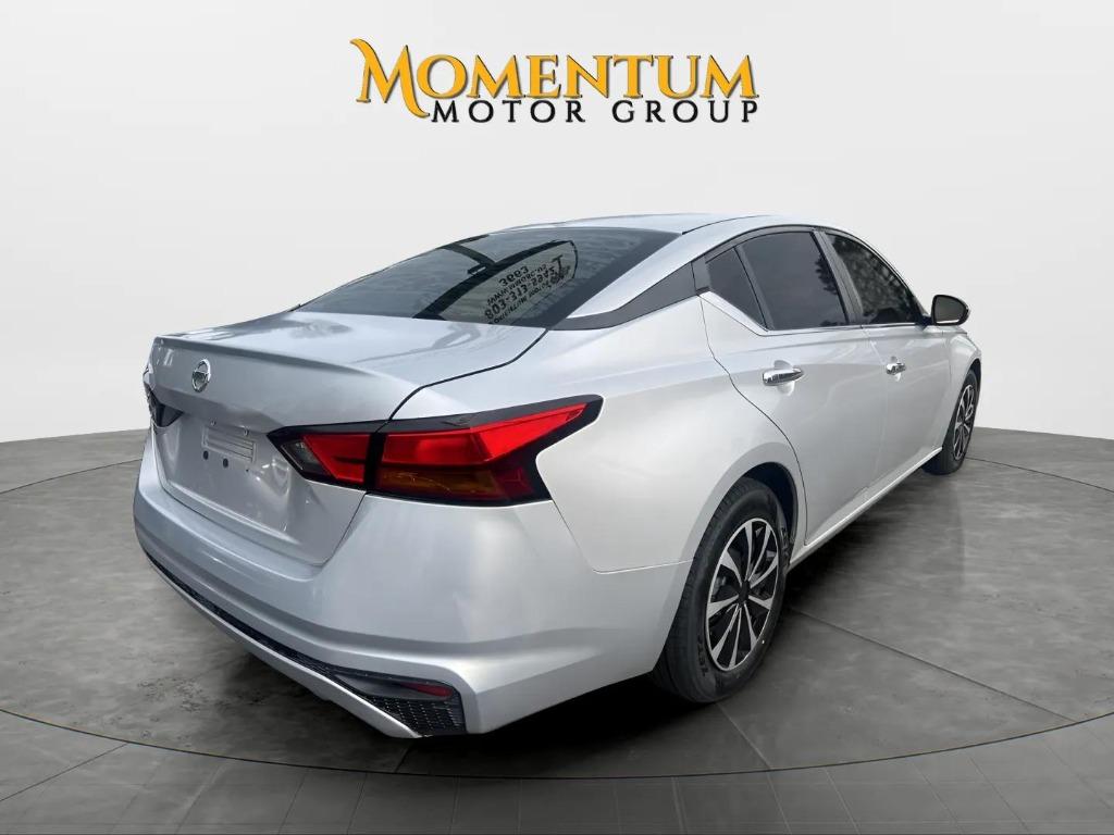 2019 Nissan Altima - $11,995