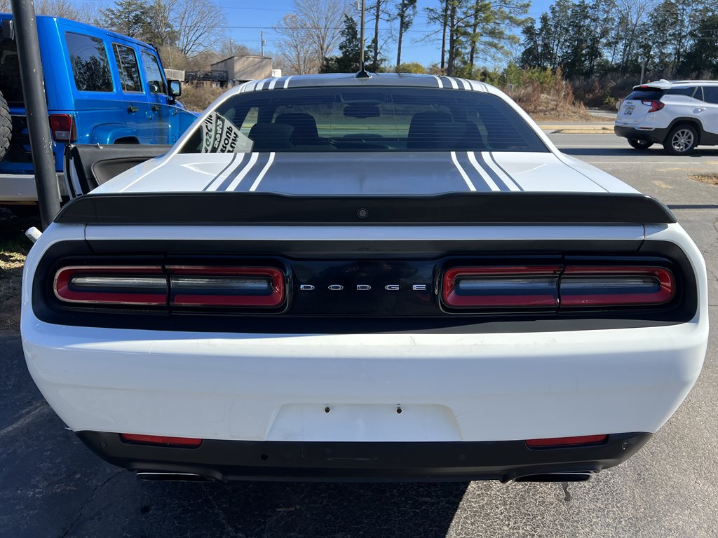 2016 Dodge Challenger R/T photo