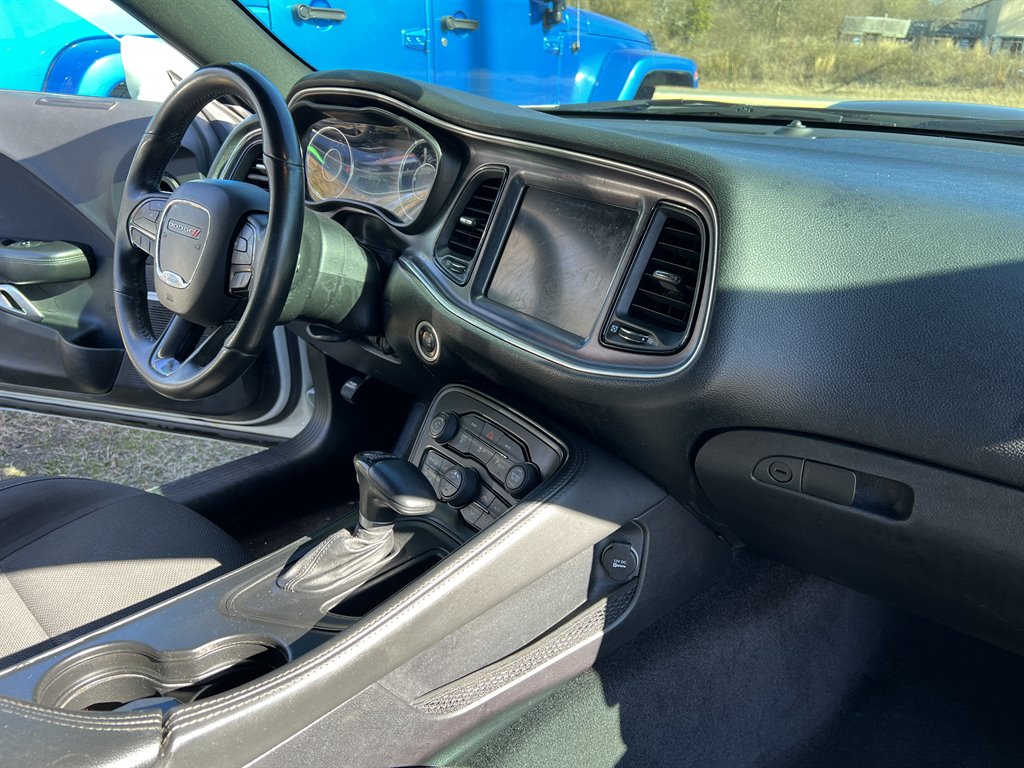 2016 Dodge Challenger R/T photo