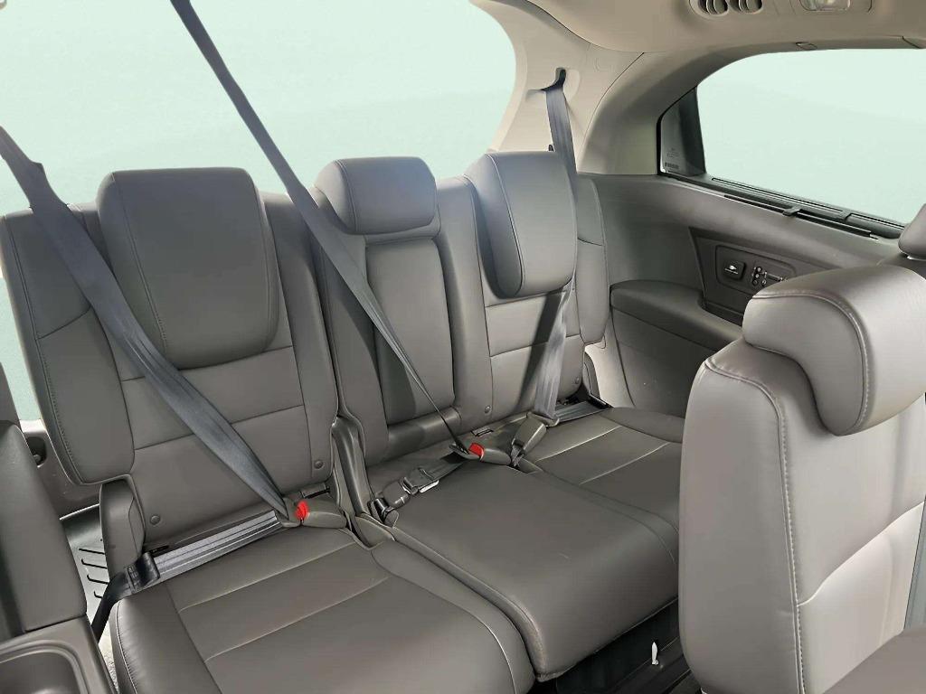 2016 Honda Odyssey - $15,995
