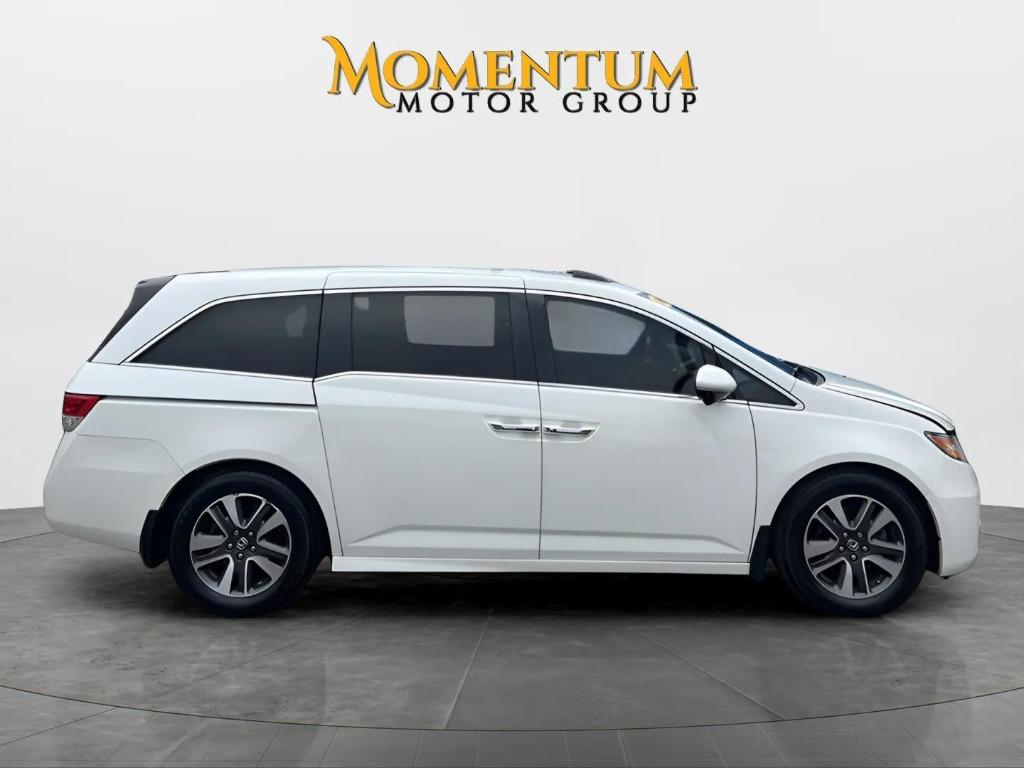 2016 Honda Odyssey - $15,995