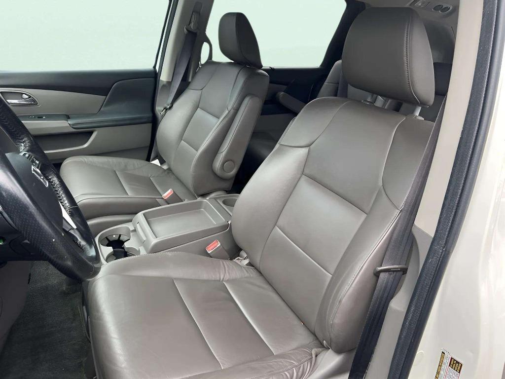 2016 Honda Odyssey - $15,995