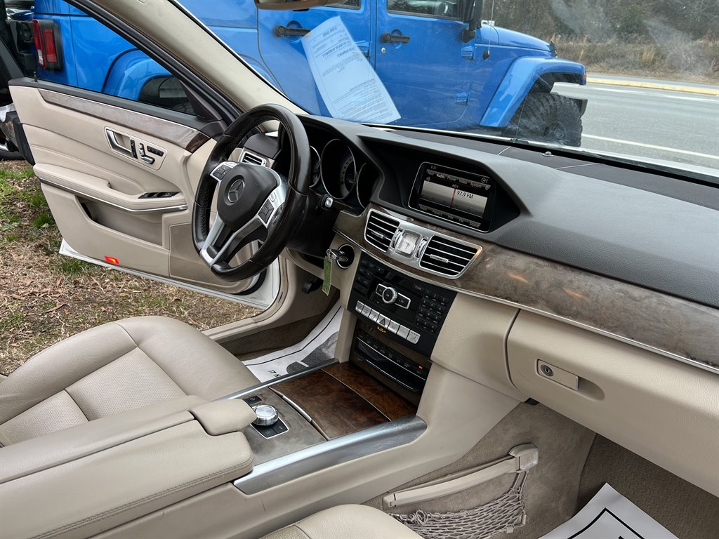 2014 Mercedes-Benz E-Class E350 4MATIC Sport photo