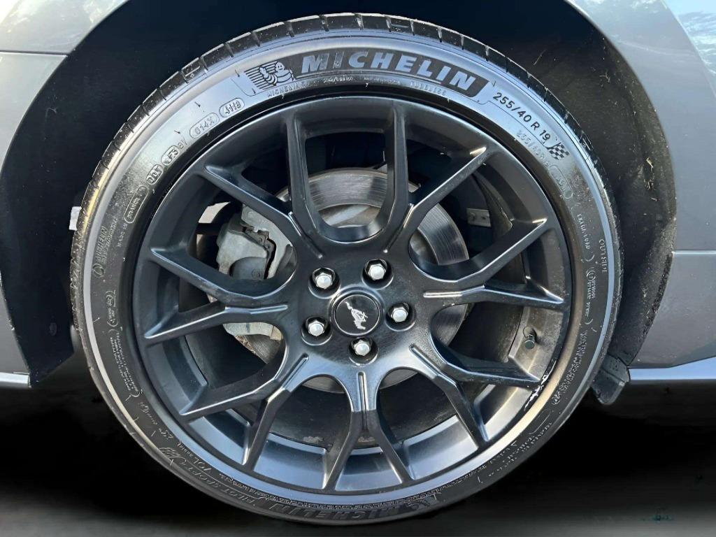 2019 Ford Mustang - $17,995