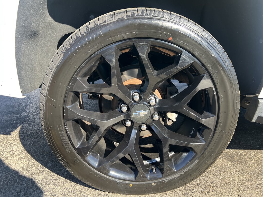 2019 Chevrolet Tahoe LT photo