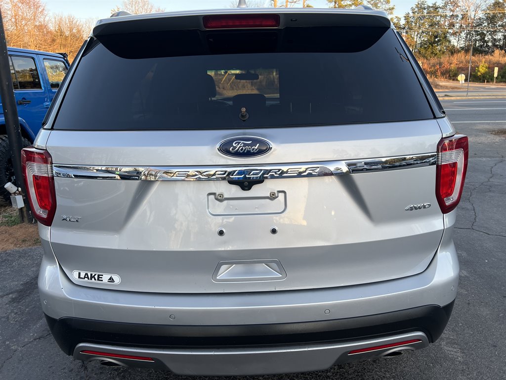 2016 Ford Explorer XLT photo