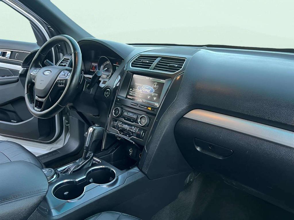 2016 Ford Explorer - $9,995