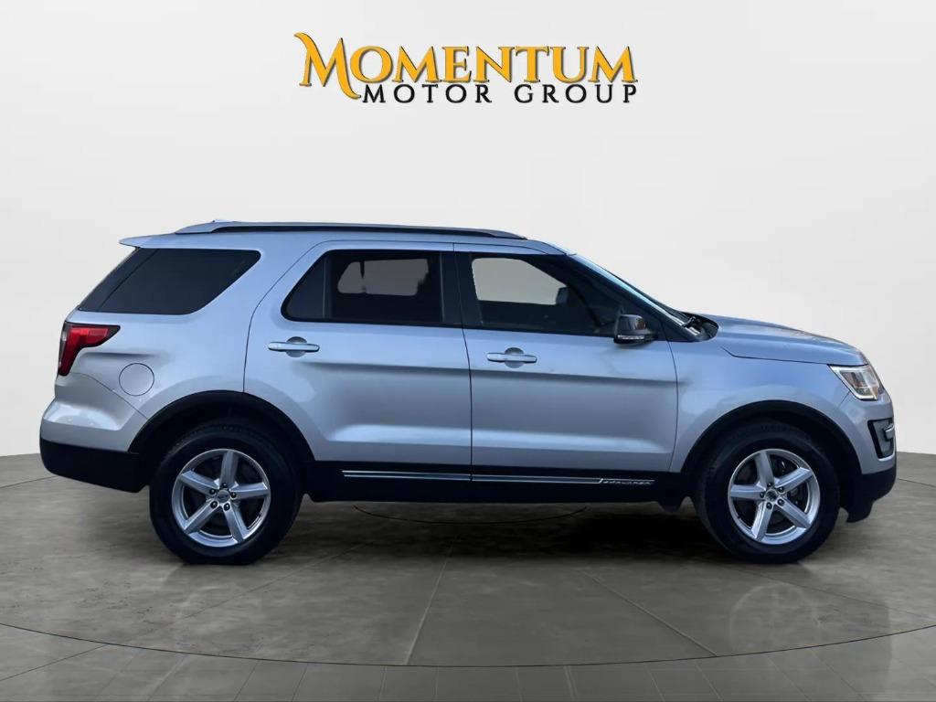 2016 Ford Explorer - $9,995