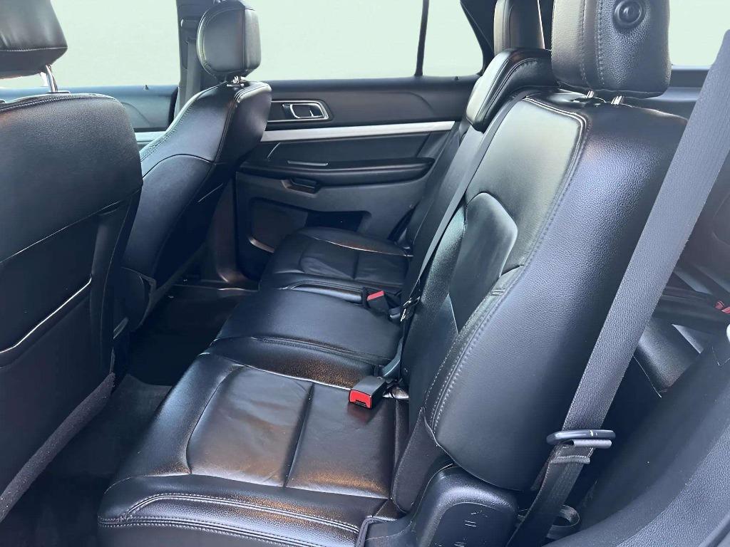 2016 Ford Explorer - $9,995