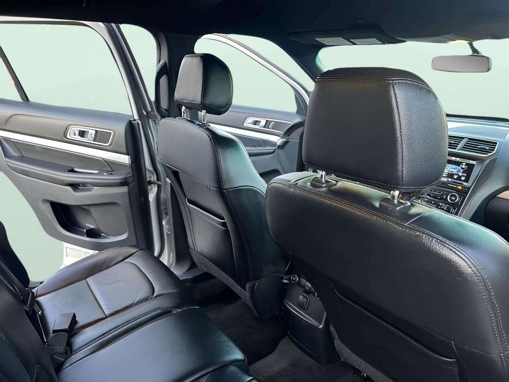 2016 Ford Explorer - $9,995