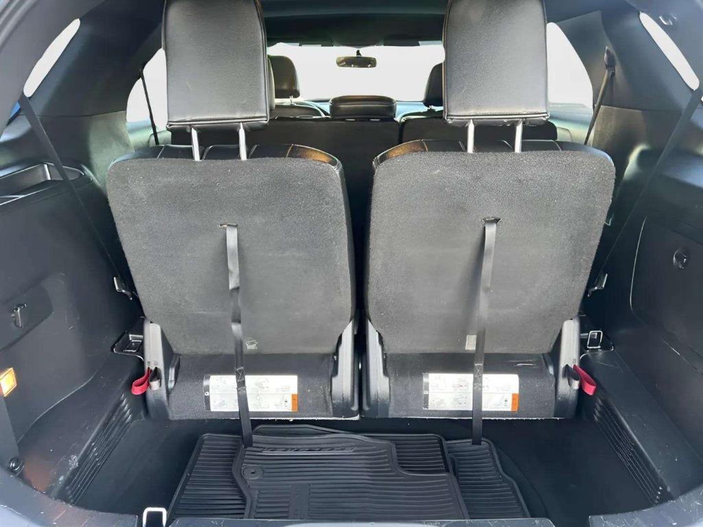 2016 Ford Explorer - $9,995