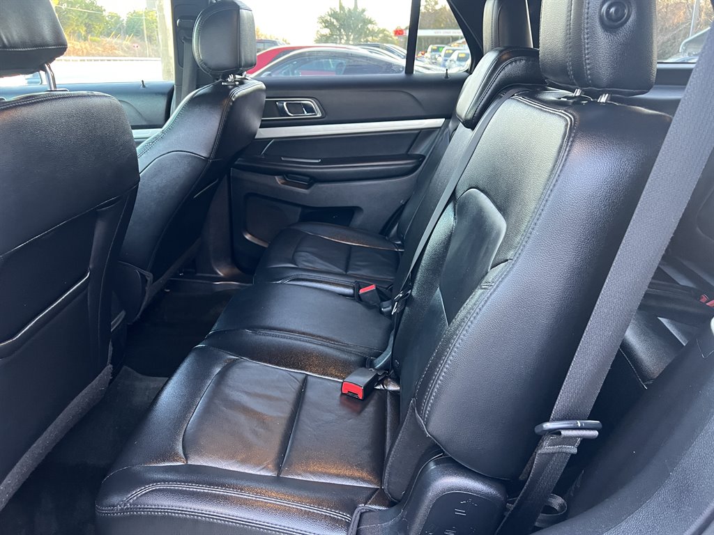 2016 Ford Explorer XLT photo