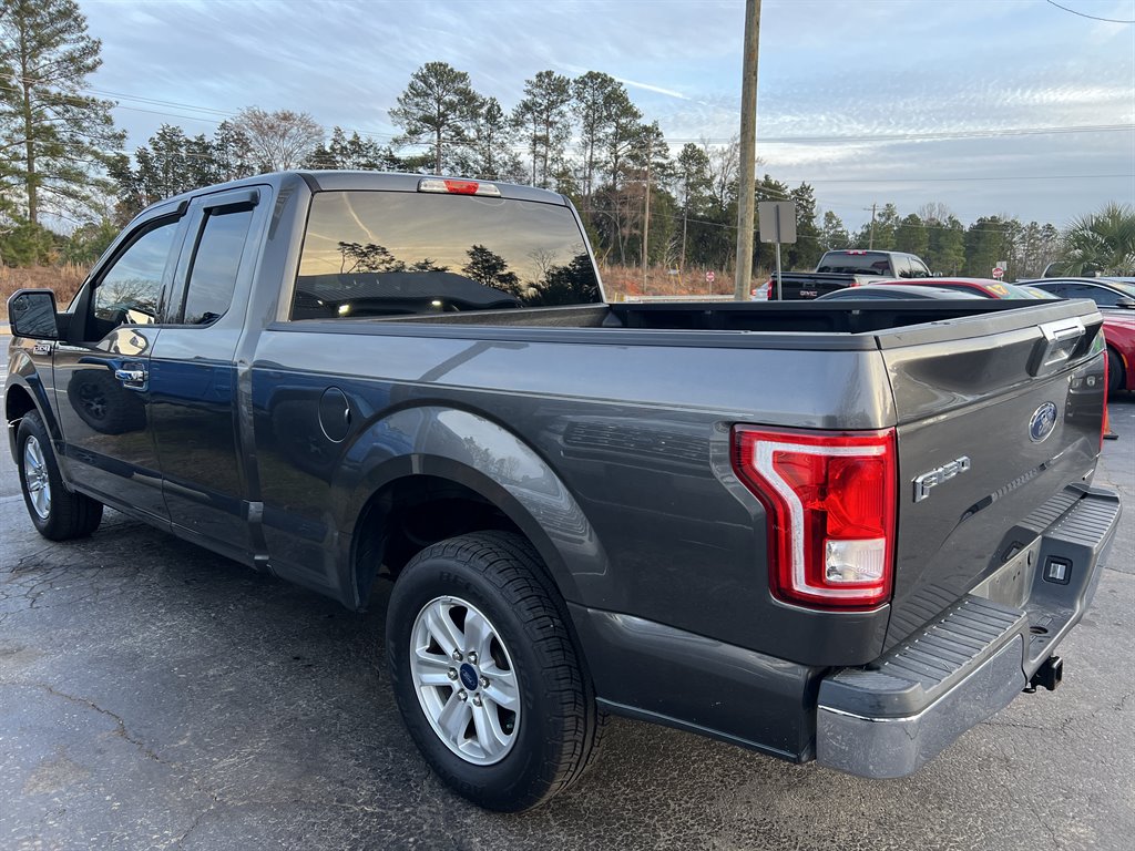 2015 Ford F150 XLT photo