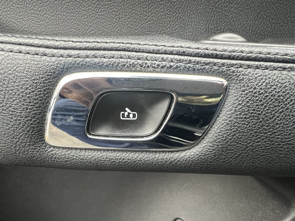 2017 Lincoln Continental Select photo