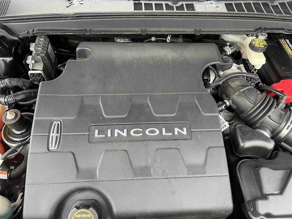 2017 Lincoln Continental Select photo